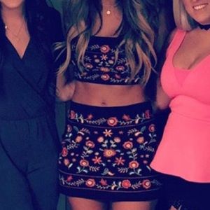 Floral embroidered skirt & crop top set-sold out